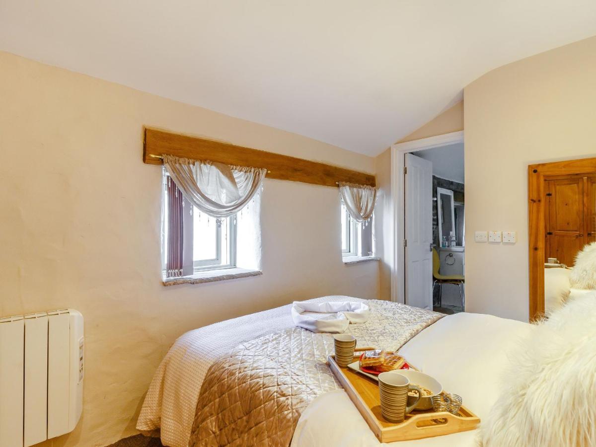 Caner Bach Lodge Bridgend  Εξωτερικό φωτογραφία